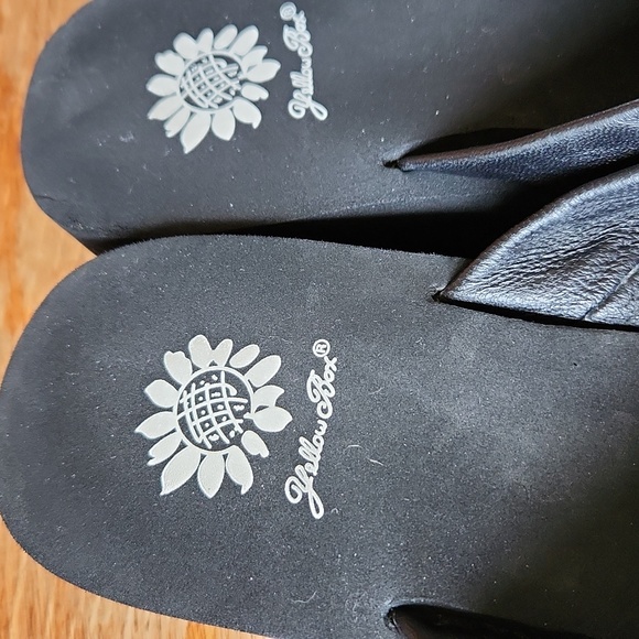Rhinestone Yellow Box Wedge Flip- Flops sz 10 Black‎ Leather - Picture 9 of 12